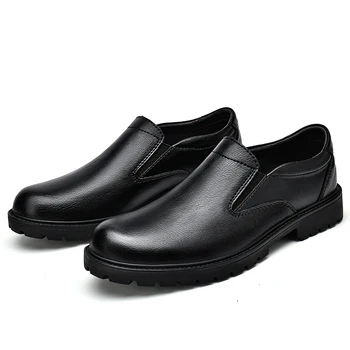 Мъжки бизнес обувки приплъзване на модата Марка Мъжки ежедневни обувки за мъже Меко дъно Бизнес естествена кожа Мъже Плоски обувки