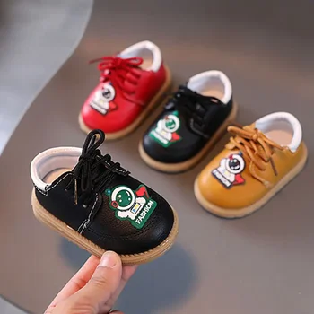 Бебешки малки кожени обувки нов тип 0-2 годишни момчета и момичета обувки за ходене меки еднолични ежедневни кожени обувки списък