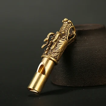 Ръчно изработен месинг Dragon Head Whistle Ключове за кола Вериги Висулки Мъже Жени Инструменти за оцеляване на открито Свирки Колиета Ключодържатели Чар